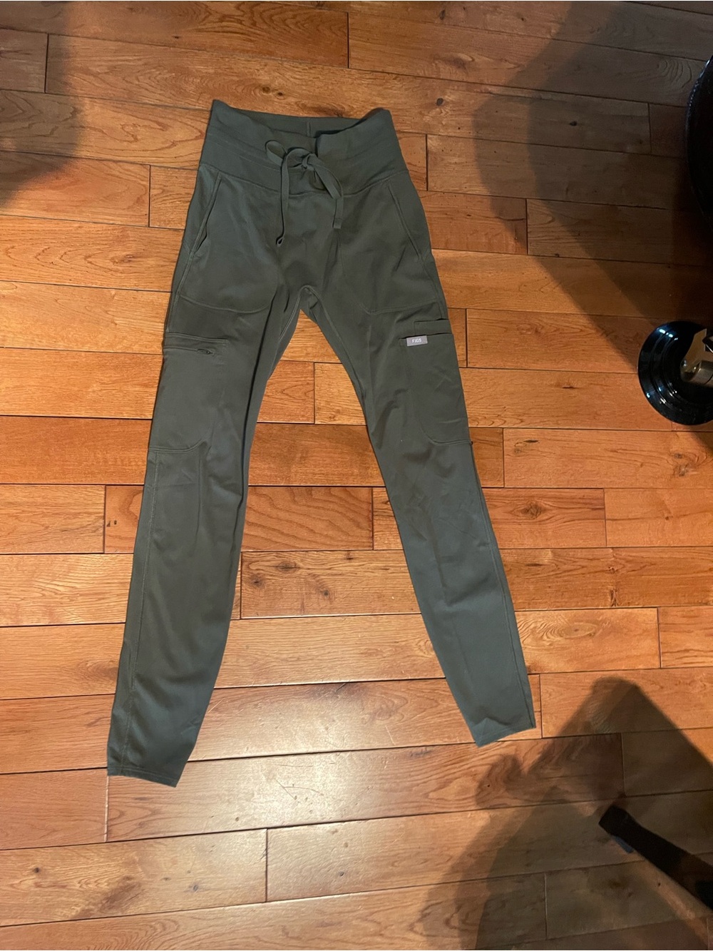 Figs women olive green XS scrub leggings